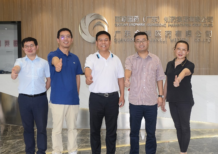热烈欢迎新华通讯社欧阳涌泉主任莅临指导工作